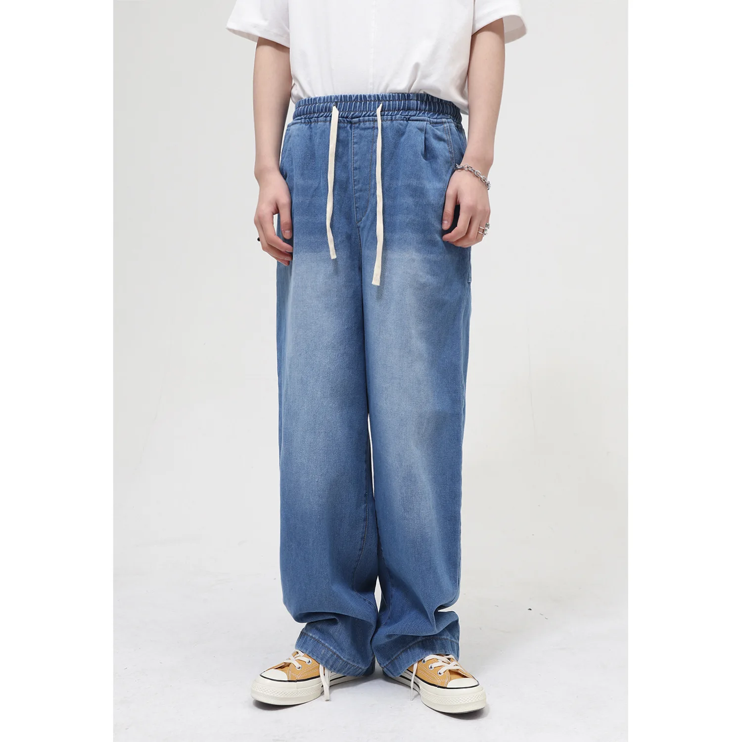 High Quality Denim Trousers Korean Loose Fashion Straight Tube Elastic Waist Washing Casual Jeans Men
High Quality Denim Trousers Korean Loose Fashion Straight Tube Elastic Waist Washing Casual Jeans Men