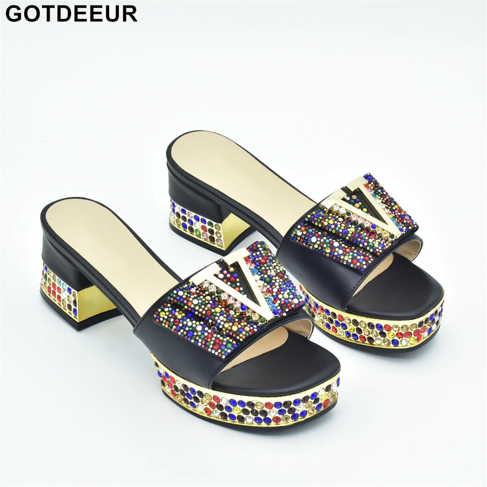 Luxury Lady Shoes Decorated with Rhinestone Platform Heels Wide Heels Women Shoes for Women Italian Eleagnt Women's Party Pumps
Luxury Lady Shoes Decorated with Rhinestone Platform Heels Wide Heels Women Shoes for Women Italian Eleagnt Women's Party Pumps