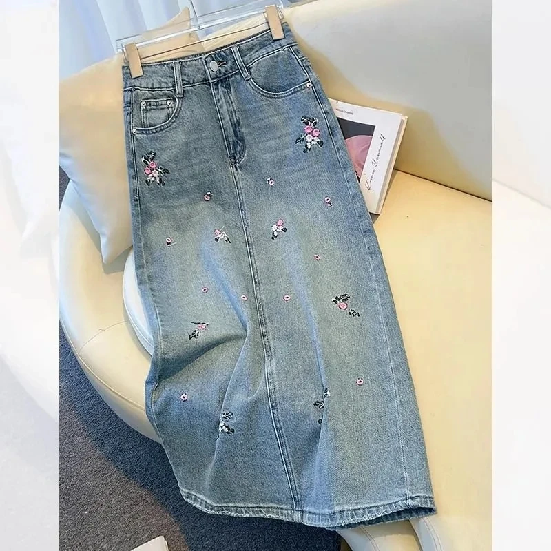 Mid-Length Denim Skirt Women Spring Autumn 2024 New High Waist A-line Cowboy Skirts Korean Rear Fork Embroidered Buttocks Skirts
Mid-Length Denim Skirt Women Spring Autumn 2024 New High Waist A-line Cowboy Skirts Korean Rear Fork Embroidered Buttocks Skirts