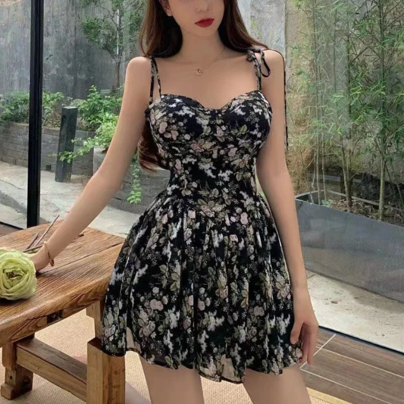Retro Floral Dresses Women Sexy Slim Spaghetti Strap Lace Up Mini Dress Female Summer Holiday Beach Backless Empire Sundress
Retro Floral Dresses Women Sexy Slim Spaghetti Strap Lace Up Mini Dress Female Summer Holiday Beach Backless Empire Sundress