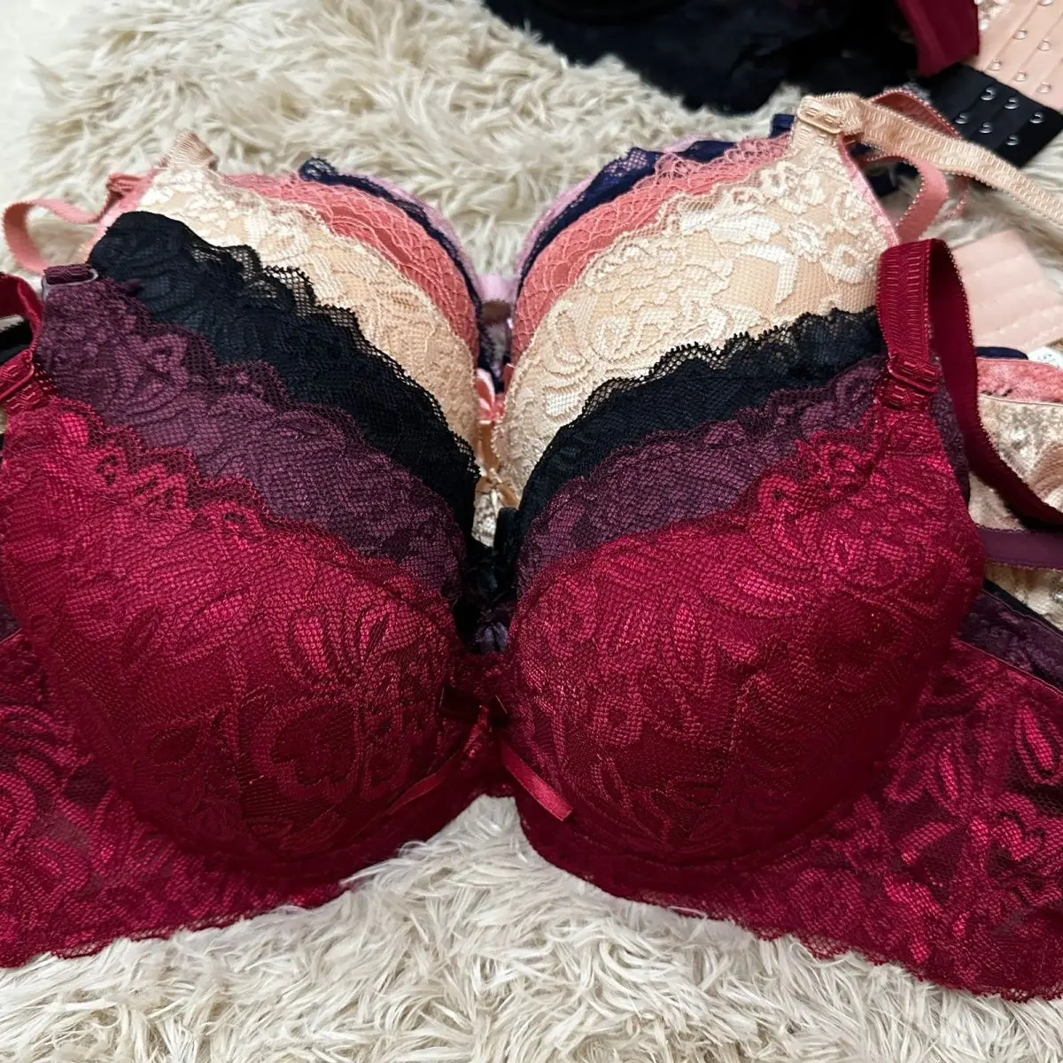 Lace underwear is breathable, non piercing, and detachable, with a soft steel ring to prevent falling and gather sexy bra
Lace underwear is breathable, non piercing, and detachable, with a soft steel ring to prevent falling and gather sexy bra