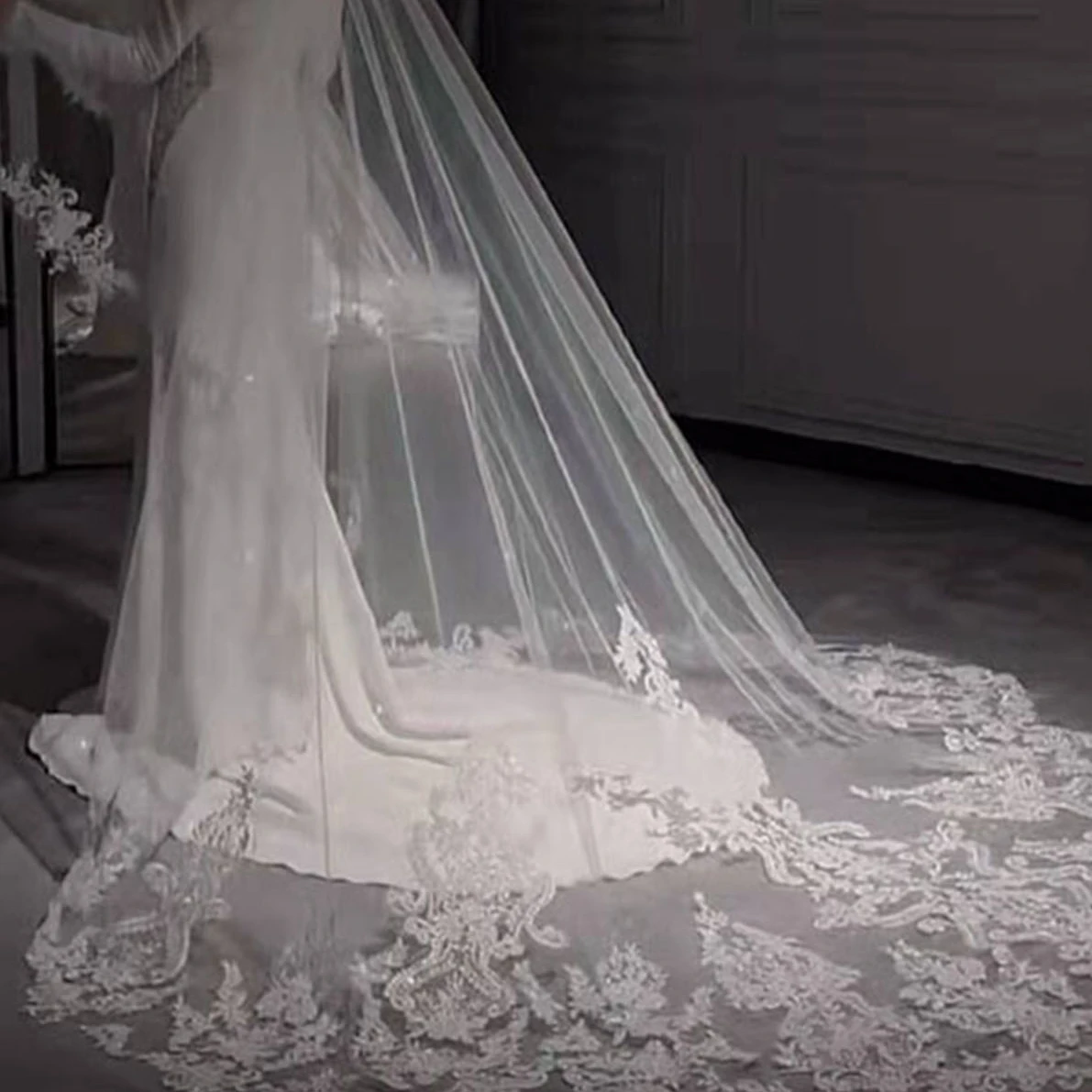 

Bridal Veil White Soft Yarn Lace Large Lace Main Wedding Long Veils
