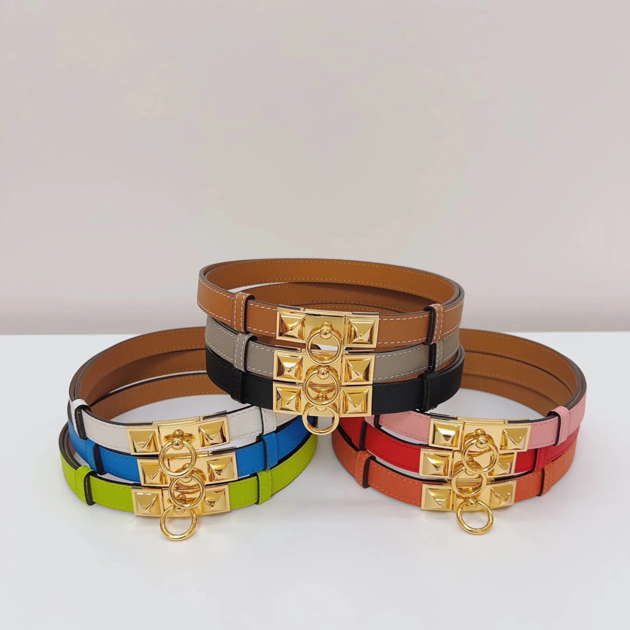 NEW Luxury Brand Leather Women Waist Belt DesignerWomen Dress Party Cowhide Knot Belt copper Buckle Waistband Jeans Female Gift
NEW Luxury Brand Leather Women Waist Belt DesignerWomen Dress Party Cowhide Knot Belt copper Buckle Waistband Jeans Female Gift