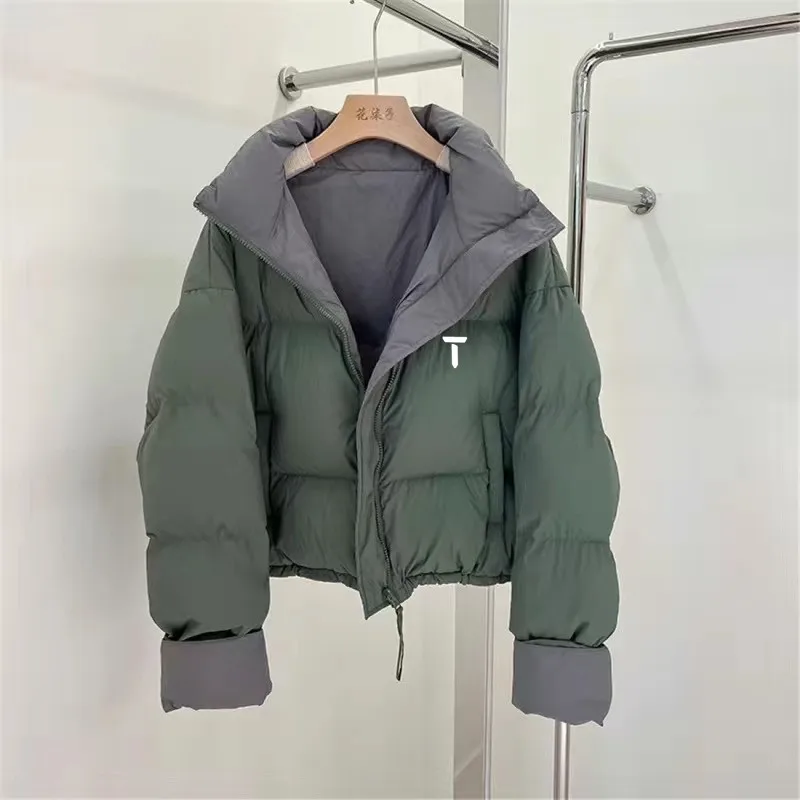 2023 Winter Golf Wear Women Fashionable and Casual Stand Up Collar Loose and Thickened Contrasting Color Golf Jacket 명품골프웨어여성
2023 Winter Golf Wear Women Fashionable and Casual Stand Up Collar Loose and Thickened Contrasting Color Golf Jacket 명품골프웨어여성