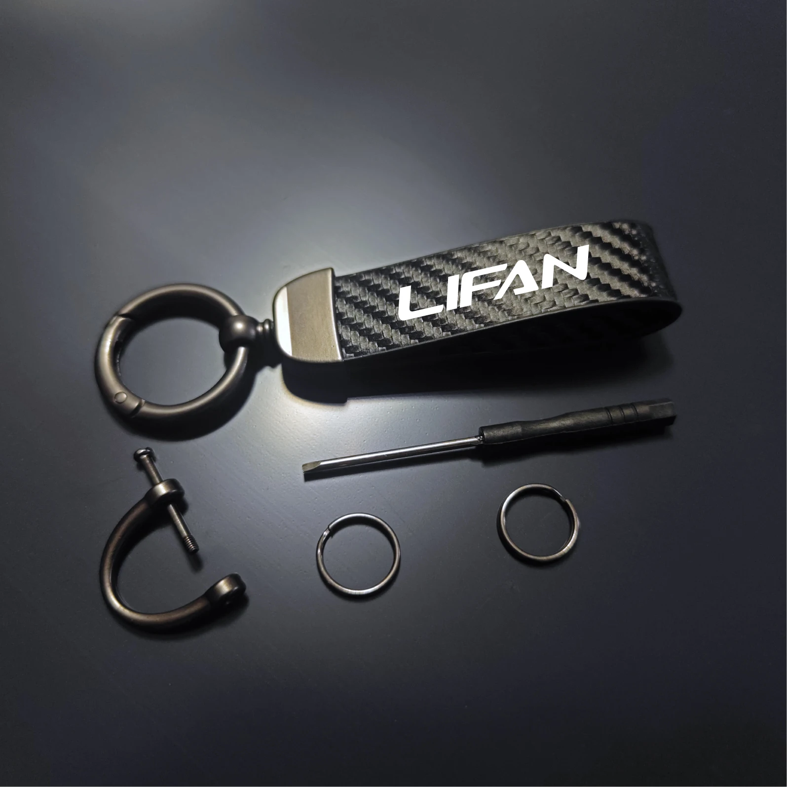1pcs Leather Car Keychain Keyring for Solano X60 X50 650 620 ev 530 Emblem 125CC 320 520 360 Degree Rotating Horseshoe Key Rings
1pcs Leather Car Keychain Keyring for Solano X60 X50 650 620 ev 530 Emblem 125CC 320 520 360 Degree Rotating Horseshoe Key Rings