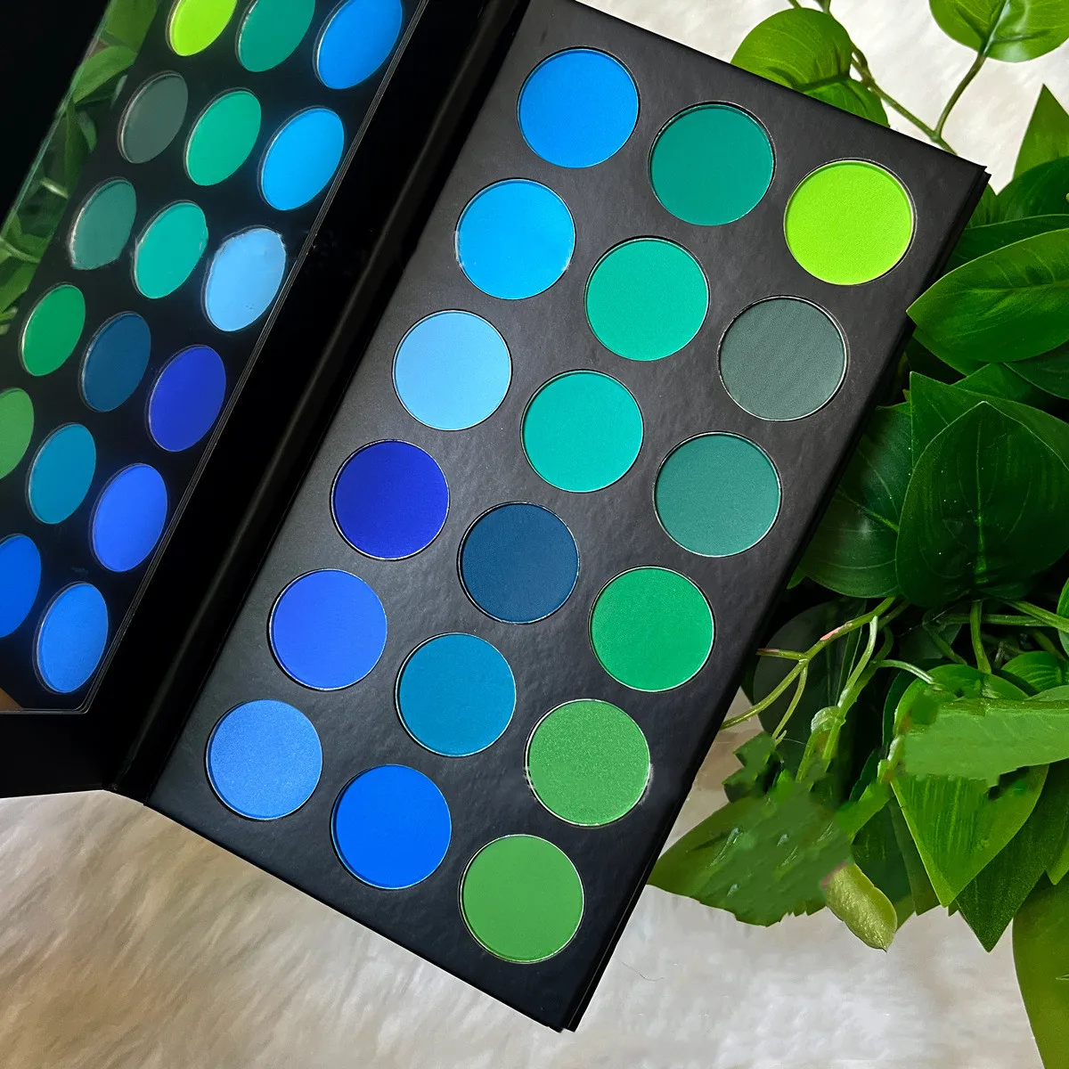 

Custom Blue Eyeshadow Palette Private Label Matte Shimmer Vegan Eye Shadow Talc Free Pigment Makeup Cosmetics Wholesale 5pcs