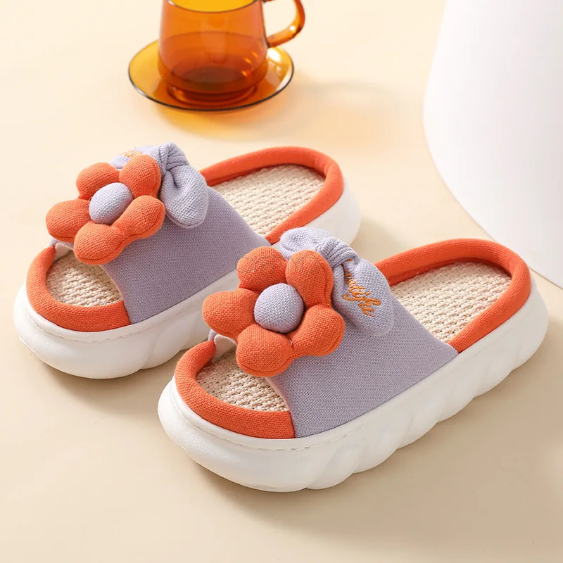 Sweet Flowers Bedroom Slippers for Women's Cotton Linen Indoor Slides Soft Thick Sole Shoes Women Slippers 2022 New All Senson
Sweet Flowers Bedroom Slippers for Women's Cotton Linen Indoor Slides Soft Thick Sole Shoes Women Slippers 2022 New All Senson
