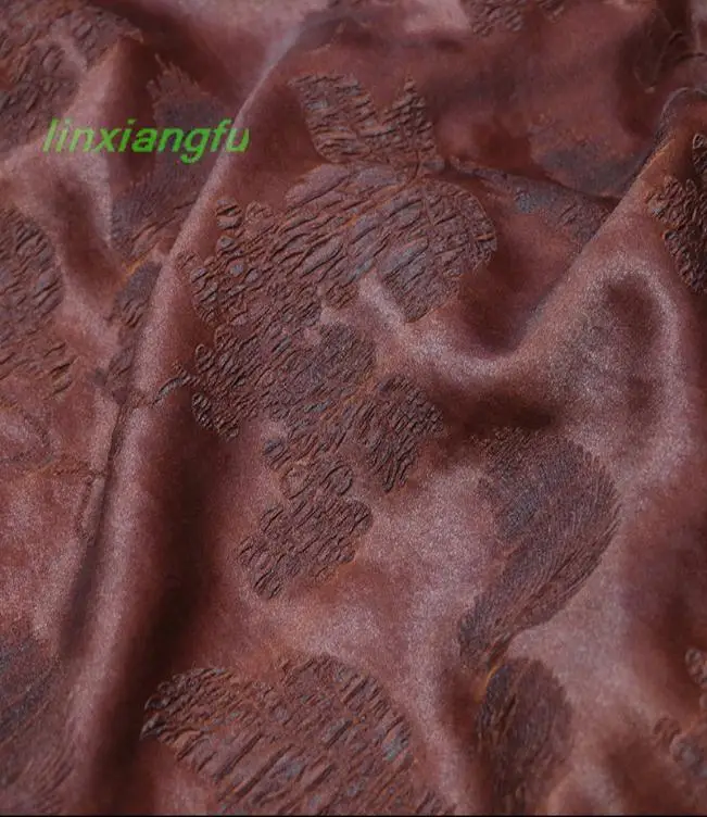 Traditional silk fabric, embossed jacquard satin jacquard fabric, 6A mulberry silk red cloud yarn fabric, clothing design fabric
Traditional silk fabric, embossed jacquard satin jacquard fabric, 6A mulberry silk red cloud yarn fabric, clothing design fabric