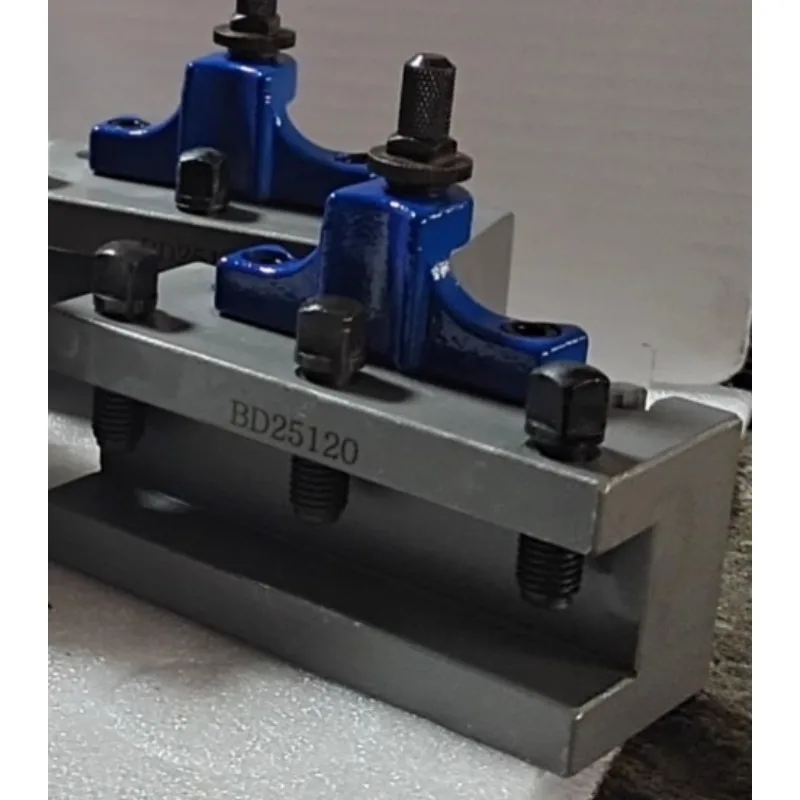 Lathe with toothed tool holder, lathe tool holder, single product BD25120, capable of holding 25 cutting squares
Lathe with toothed tool holder, lathe tool holder, single product BD25120, capable of holding 25 cutting squares