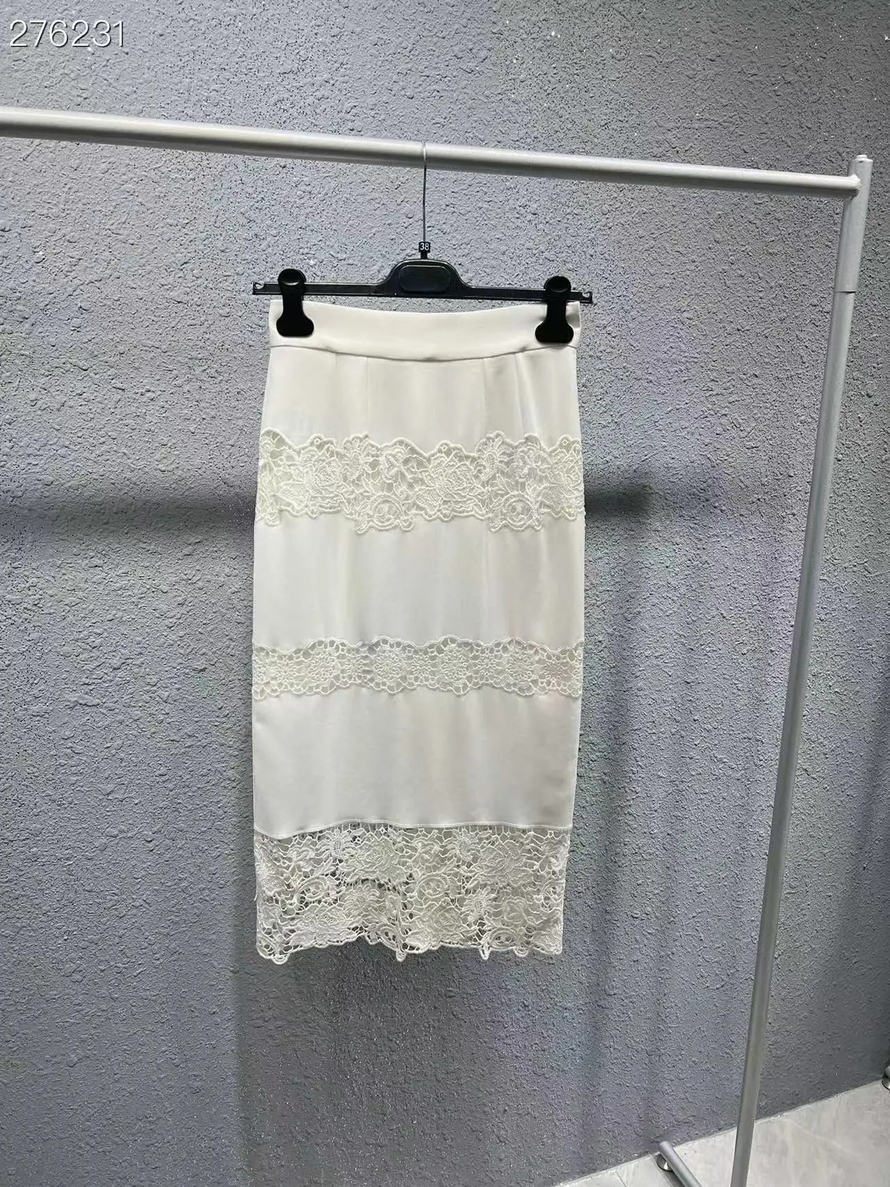 Runway Fashion Women Skirt 2022 Summer Flowers Lace Midi Embroidery Ladies Casual Hot Sale Ladies Skirt
Runway Fashion Women Skirt 2022 Summer Flowers Lace Midi Embroidery Ladies Casual Hot Sale Ladies Skirt