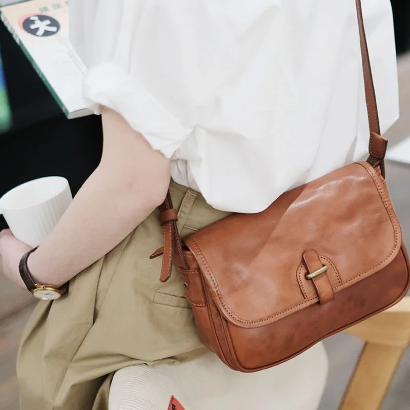 

2024 New Textured Commuter Small Square Bag Leather Retro Underarm Bag Small Design Hardware Shoulder Bag Fashion Ladies