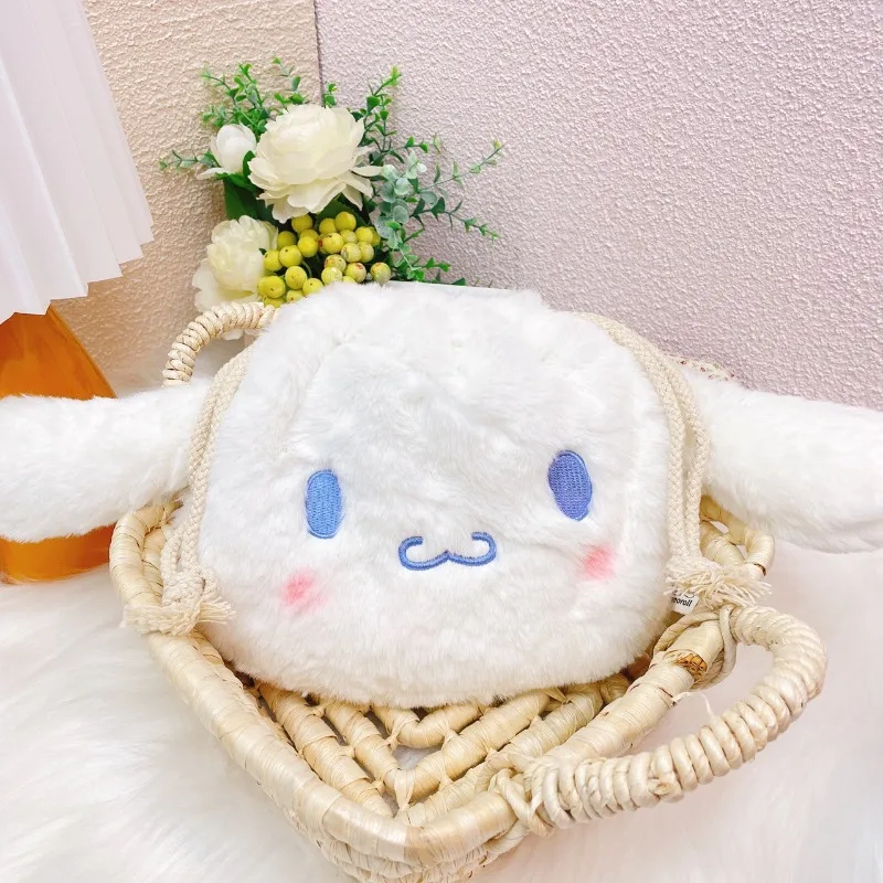 Anime Sanrio Kawaii Cinnamoroll Plush Messenger Bag Cute Female Student Large-capacity Schoolbag Hand-held Shoulder Bag Gift
Anime Sanrio Kawaii Cinnamoroll Plush Messenger Bag Cute Female Student Large-capacity Schoolbag Hand-held Shoulder Bag Gift