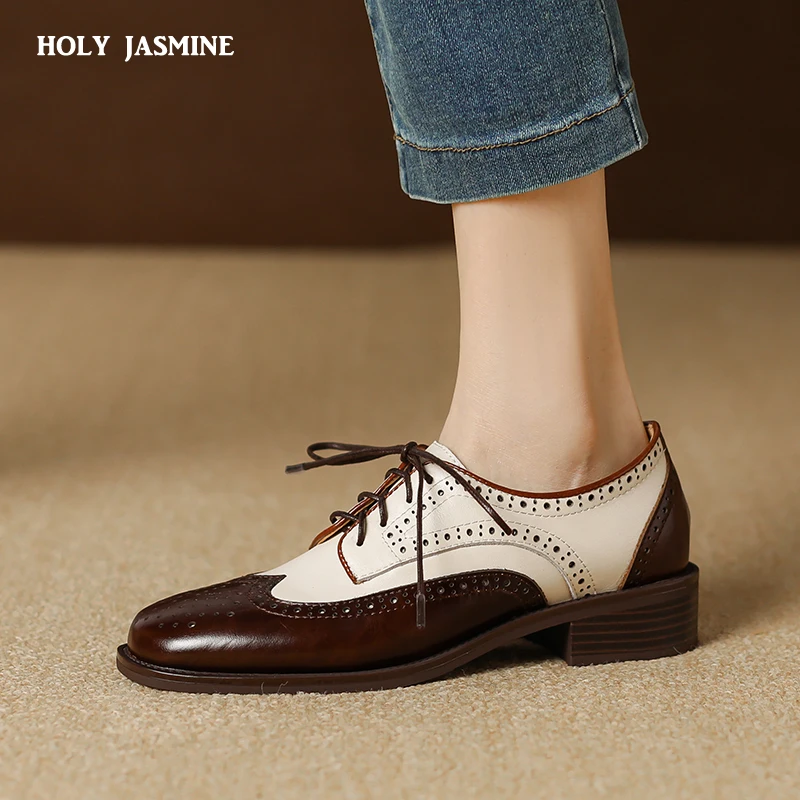 2024 Women Genuine Leather Oxford Shoes Round Toe Black White Lady Lace Up Brogues Loafers Casual Shoes for Women Leather Shoes
2024 Women Genuine Leather Oxford Shoes Round Toe Black White Lady Lace Up Brogues Loafers Casual Shoes for Women Leather Shoes