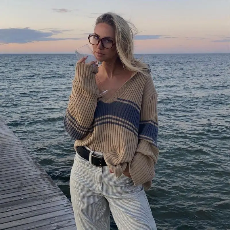 2024 Spring Women Sweater Knitted Striple Long Sleeve V-neck Oversize Sweater Female Fashion All-match Streetwear Pullover Lady
2024 Spring Women Sweater Knitted Striple Long Sleeve V-neck Oversize Sweater Female Fashion All-match Streetwear Pullover Lady