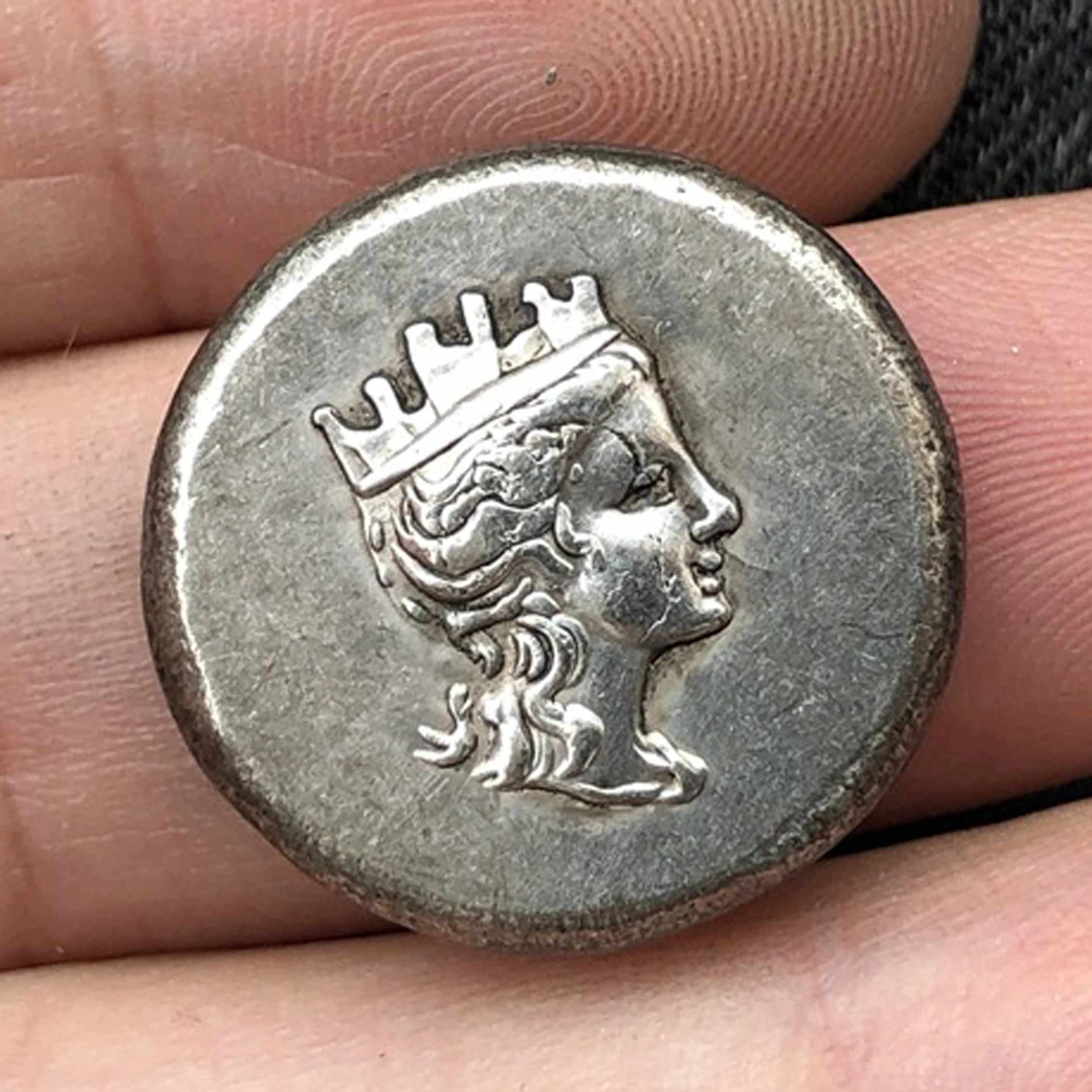 Lrregularly Shaped Coins Exquisitely Hand-Polished Magic Props Birthday Gifts Home Decoration Ancient Greek Collection 
Lrregularly Shaped Coins Exquisitely Hand-Polished Magic Props Birthday Gifts Home Decoration Ancient Greek Collection
