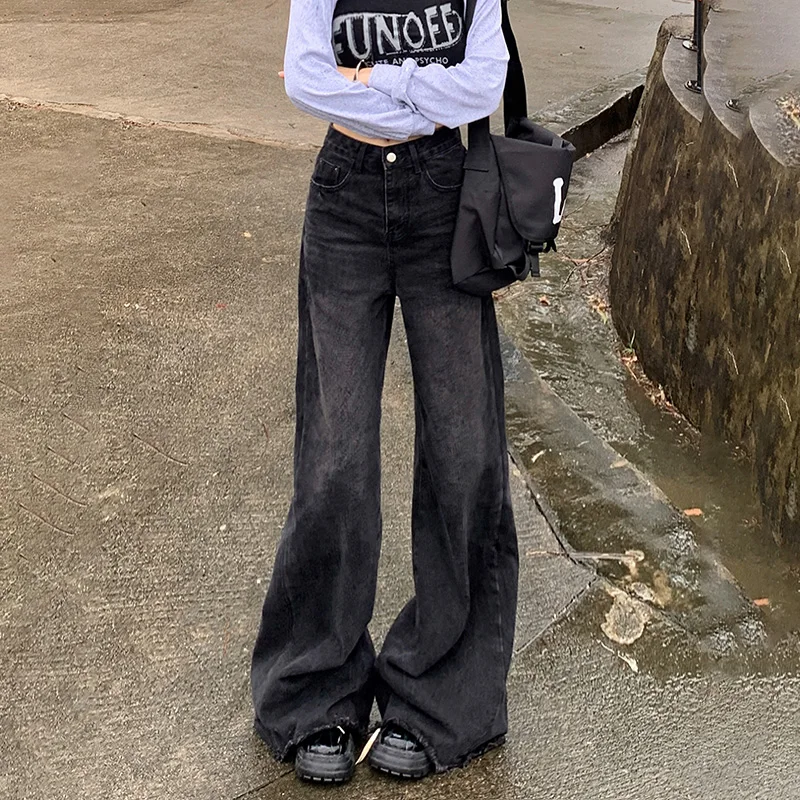 American retro high waisted loose wide leg pants with flared hem design, versatile jeans for women
American retro high waisted loose wide leg pants with flared hem design, versatile jeans for women