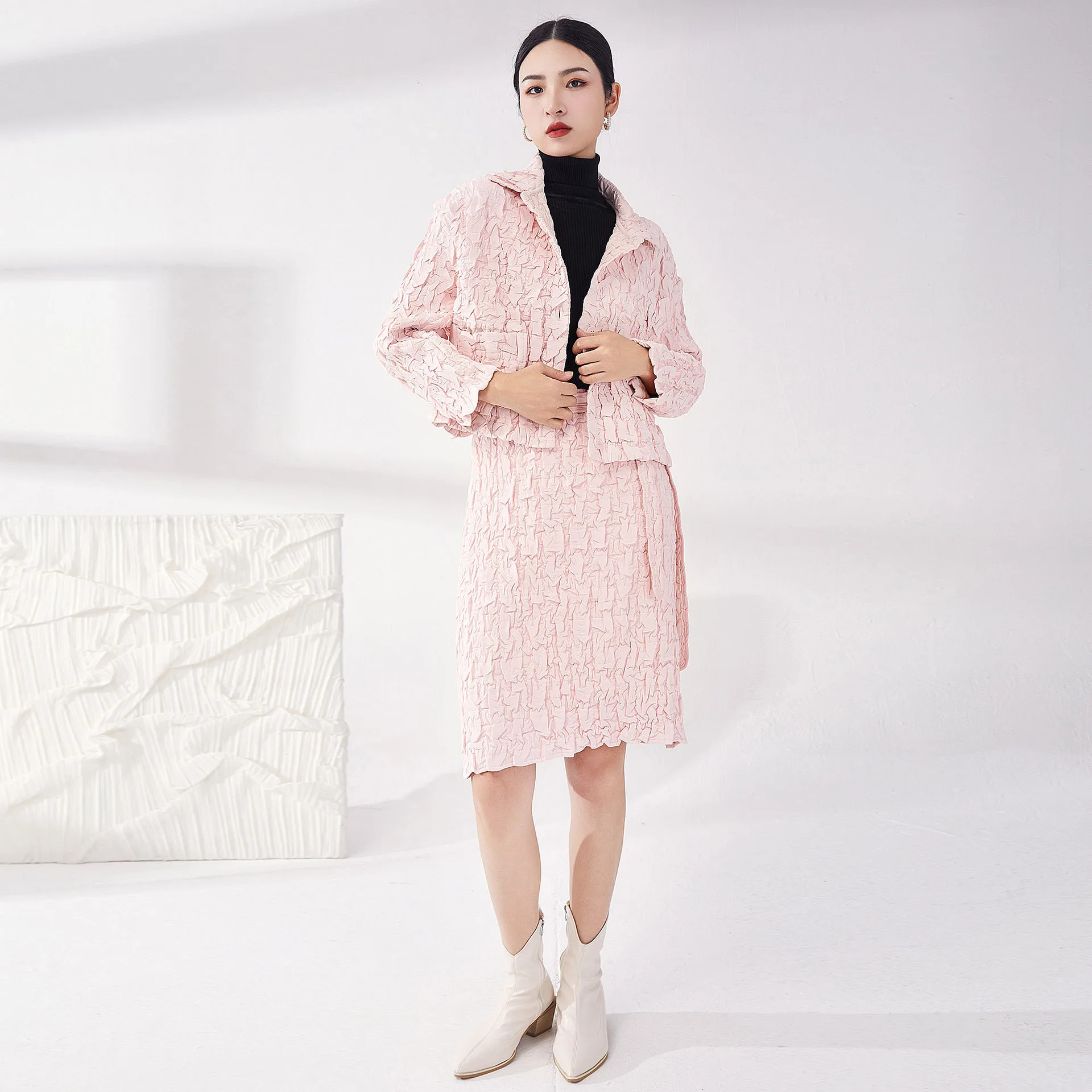 Women's Clothing Sets Winter 2022 Turn Down Collar Long Sleeved Single Breasted Jacket Lace-Up High Waist Straight Skirt Suits
Women's Clothing Sets Winter 2022 Turn Down Collar Long Sleeved Single Breasted Jacket Lace-Up High Waist Straight Skirt Suits