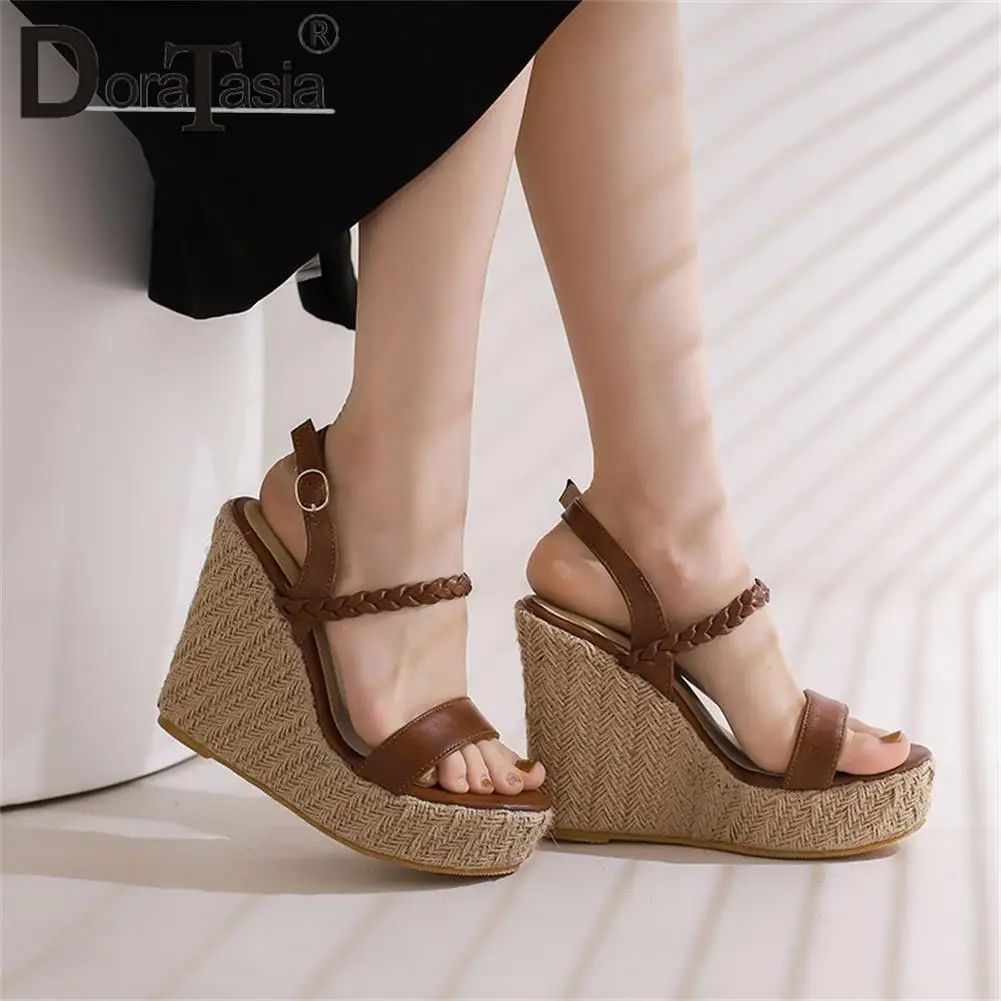 Plus Size 30-48 Brand New Ladies Platform Summer Sandals Fashion Wedges High Heels women's Sandals Casual Party Shoes Woman 
Plus Size 30-48 Brand New Ladies Platform Summer Sandals Fashion Wedges High Heels women's Sandals Casual Party Shoes Woman