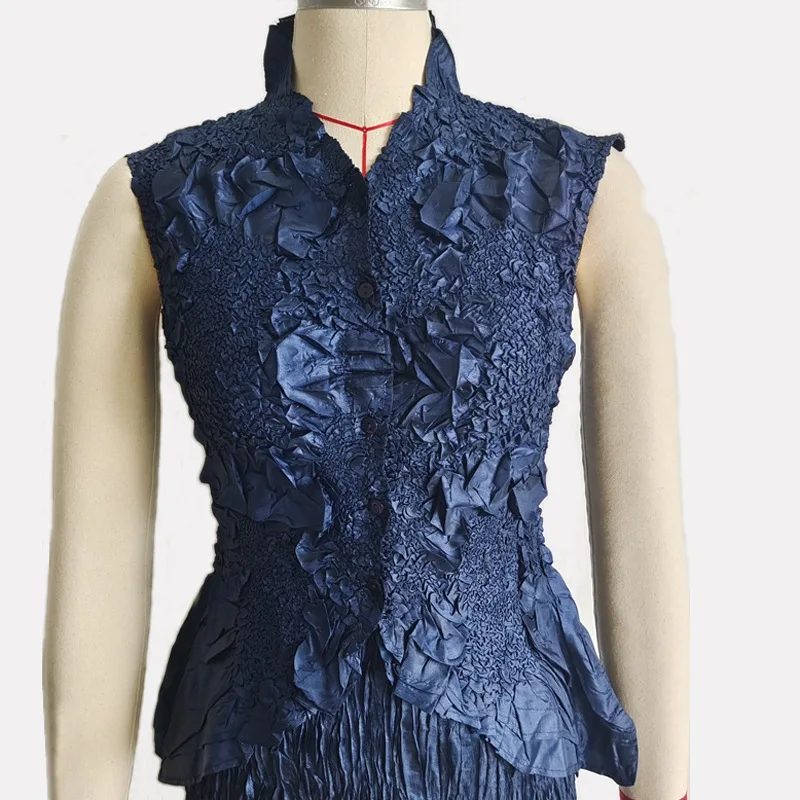 Miyake Pleats Sleeveless Top for Women's 2023 Summer New Slim Fit Shirt Design Small Cardigan Shirt Tops Women Clothes
Miyake Pleats Sleeveless Top for Women's 2023 Summer New Slim Fit Shirt Design Small Cardigan Shirt Tops Women Clothes