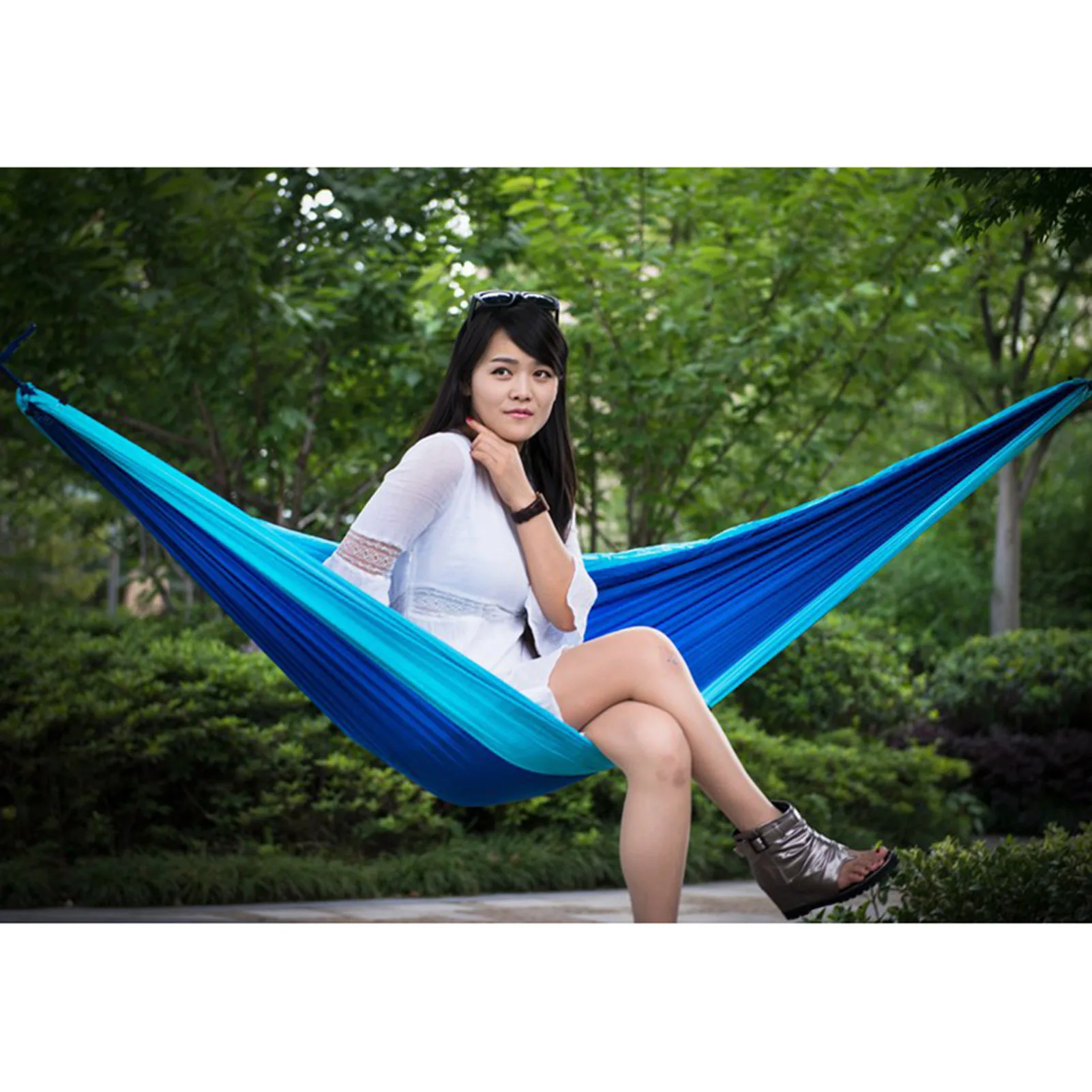 

New Outdoor Camping Hammock Soft Nylon Fabric Safe Sturdy Blue Hammock for Fishing Lawn Garden