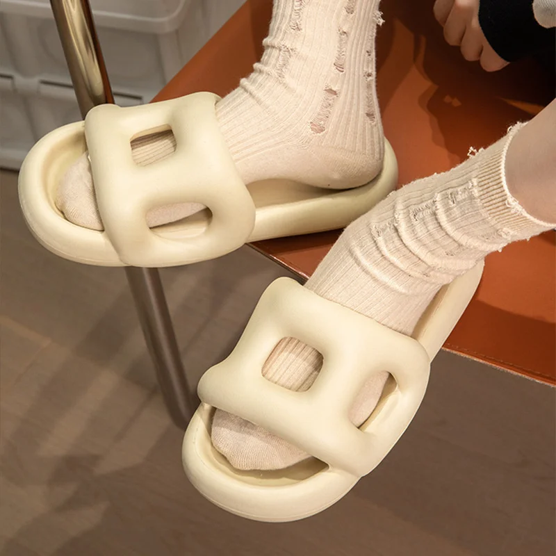 Hollow Out Thick Soles Man Women Slippers Couple Cool Slippers Female Household Indoor Anti-skid Deodorant Shoes Male
Hollow Out Thick Soles Man Women Slippers Couple Cool Slippers Female Household Indoor Anti-skid Deodorant Shoes Male