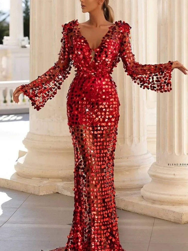 2023 new European and American women's dress long sleeve V-neck long dress sequin hollow dress
2023 new European and American women's dress long sleeve V-neck long dress sequin hollow dress
