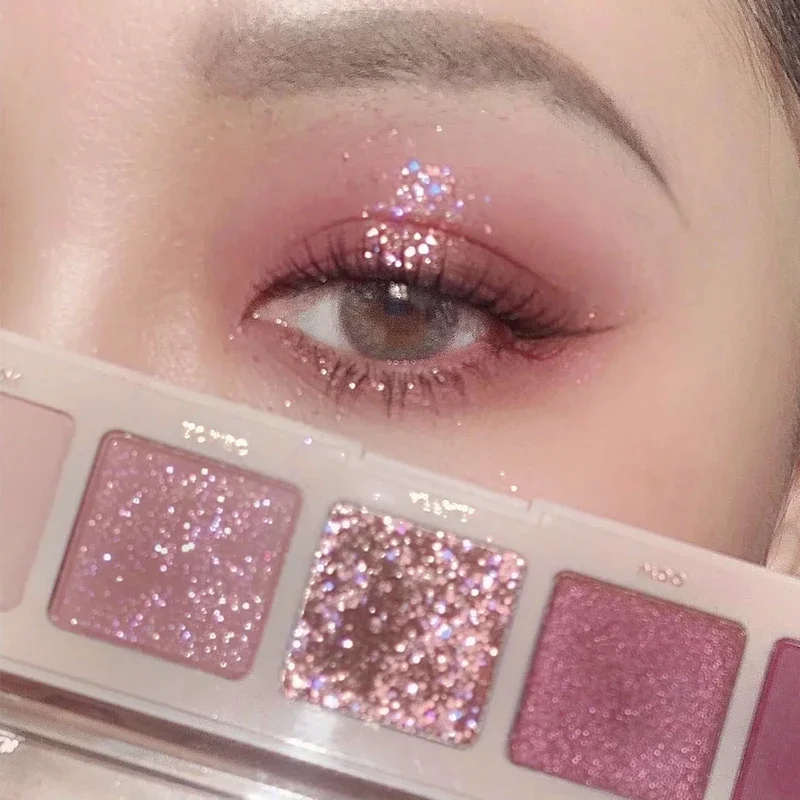Five Colors Eye Shadow Plate Purple Taro Sequins Thin and Glittering Sample Good-looking Summer
Five Colors Eye Shadow Plate Purple Taro Sequins Thin and Glittering Sample Good-looking Summer