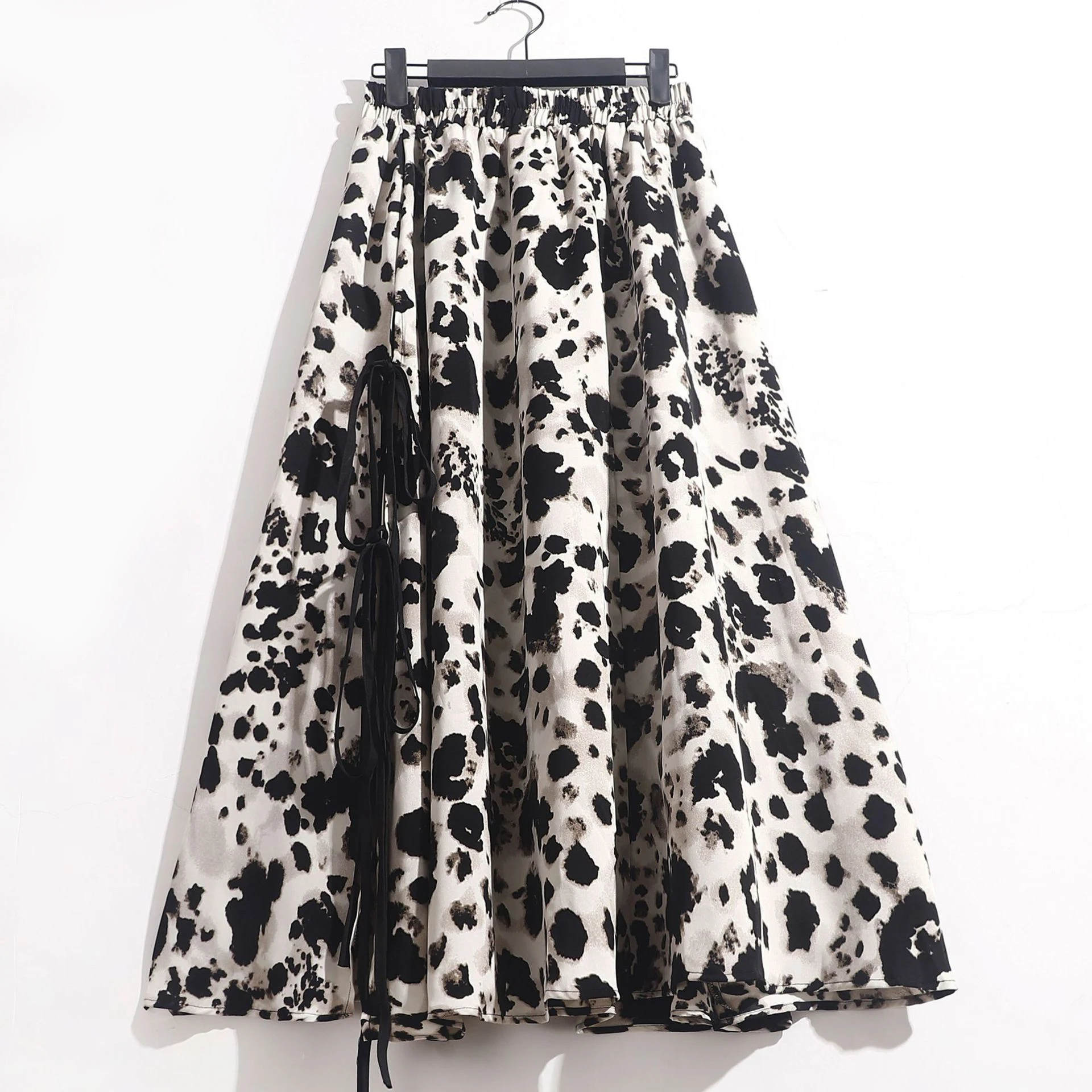 New Korean Tassel Lace Up 2022 Spring Summer Leopard Butterfly Skirt Mid Length High Waist A Line Floral Print Chiffon Skirts
New Korean Tassel Lace Up 2022 Spring Summer Leopard Butterfly Skirt Mid Length High Waist A Line Floral Print Chiffon Skirts