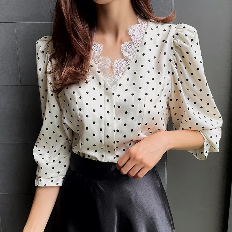 

QOERLIN Polka Dot Patchwork Lace V-Neck Shirts Sexy Long Sleeve Blouse Korean Vintage Chiffon Tops Elegant Casual Shirt Spring