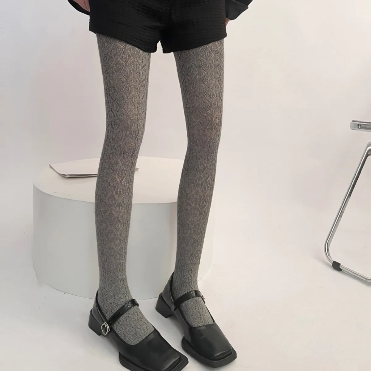 Personalized Lace Jacquard Women's Pantyhose Geometric Pattern Diamond Hollow Out Lolita Spice Fashion All Match Nylon Tights
Personalized Lace Jacquard Women's Pantyhose Geometric Pattern Diamond Hollow Out Lolita Spice Fashion All Match Nylon Tights