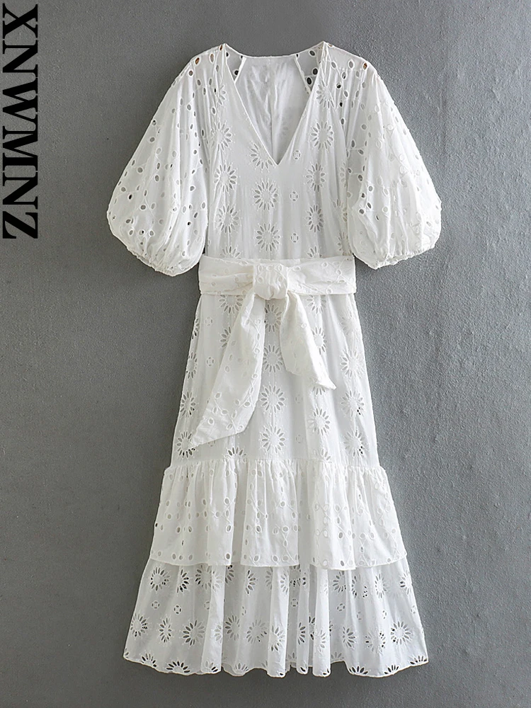 XNWMNZ 2023 Women Fashion Belt Embroidered Dress Woman Vintage V-neck Bubble Sleeve Ruffle Hem Female Chic Midi Dresses
XNWMNZ 2023 Women Fashion Belt Embroidered Dress Woman Vintage V-neck Bubble Sleeve Ruffle Hem Female Chic Midi Dresses