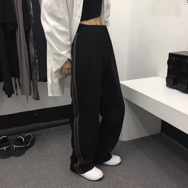 Y2K Women Streetwear Sweatpants Korean Casual Striped Loose Straight Trousers Fashion Female Bf Black Wide Leg Pants
Y2K Women Streetwear Sweatpants Korean Casual Striped Loose Straight Trousers Fashion Female Bf Black Wide Leg Pants