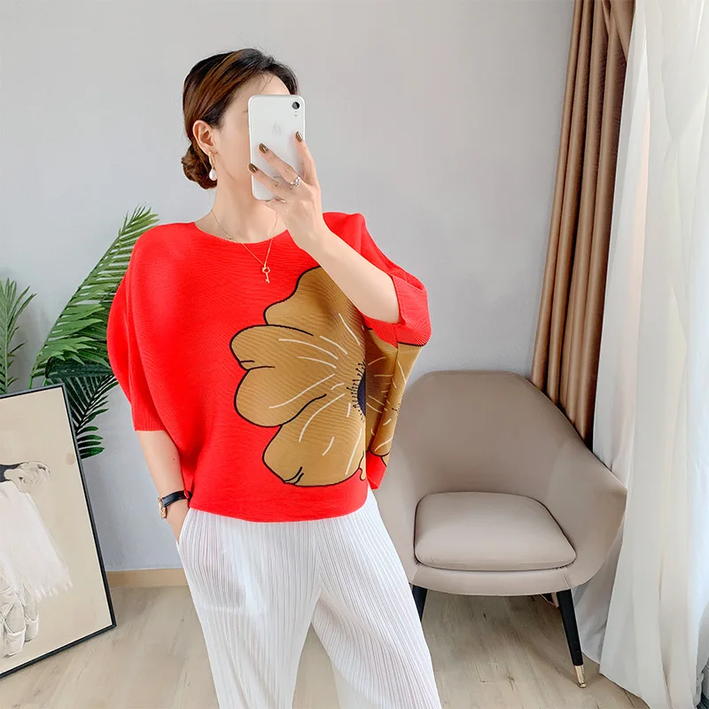 

Miyake Lily Pleated Summer Short-sleeved T-shirt Women Loose Fashionable Large Size To Cover The Stomach