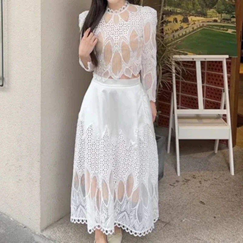 Женский элегантный комплект из двух предметов, белый кружевной топ и юбка с вырезами, винтажная уличная одежда, шикарный костюм с юбкой
Женский элегантный комплект из двух предметов, белый кружевной топ и юбка с вырезами, винтажная уличная одежда, шикарный костюм с юбкой