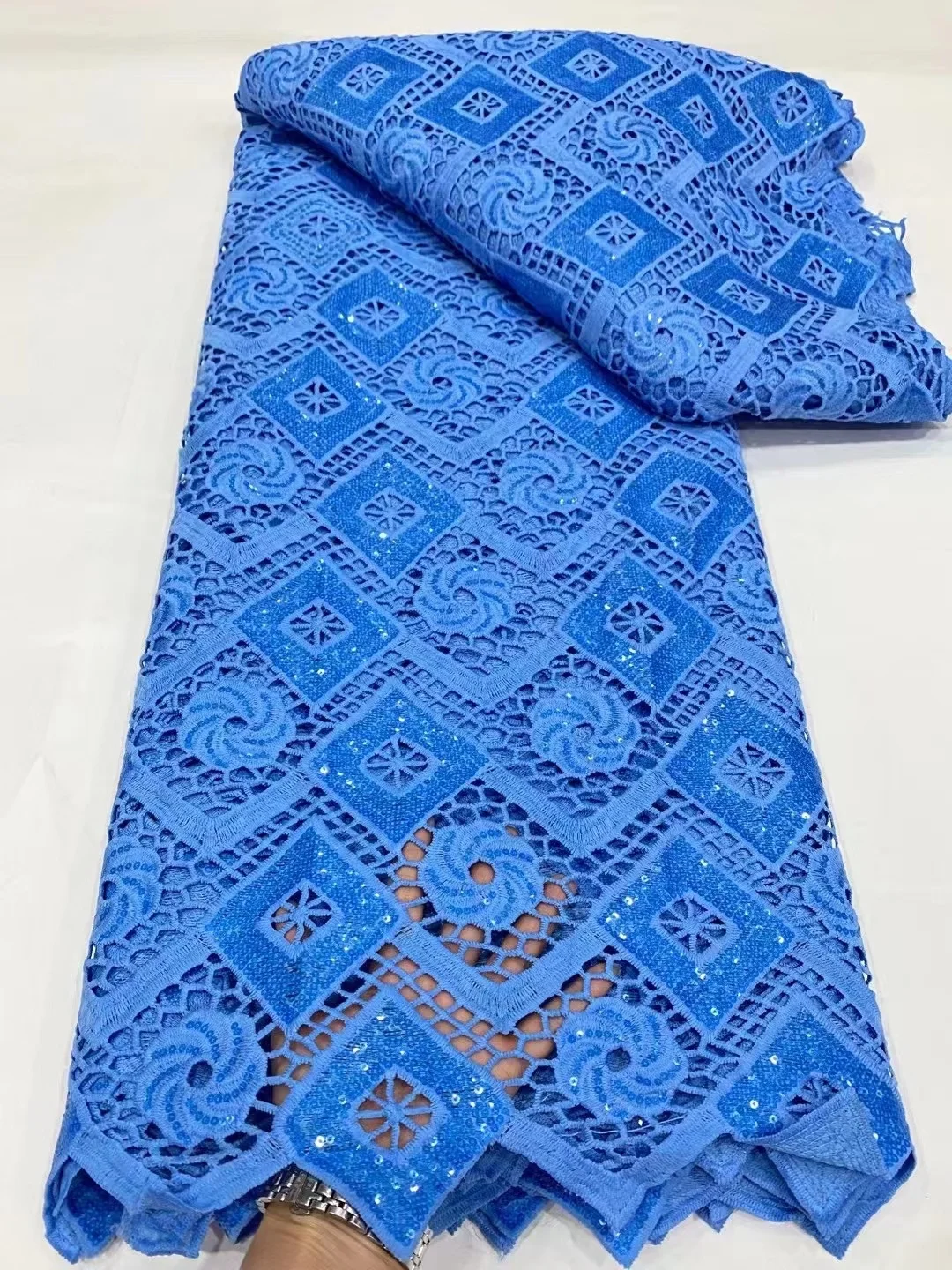 African Lace Fabric 5 Yards High Quality 2023 Guipure Lace Fabric Embroidery Mesh Material For Nigerian Party Wedding Sew
African Lace Fabric 5 Yards High Quality 2023 Guipure Lace Fabric Embroidery Mesh Material For Nigerian Party Wedding Sew