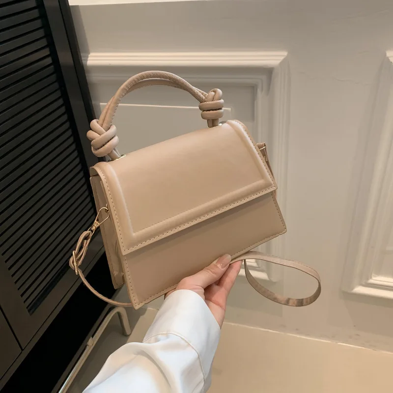 2024 Summer New Personality Small Square Bag Popular Crossbody Bag Fashion Simple Casual Niche Black White Single Shoulder Bag
2024 Summer New Personality Small Square Bag Popular Crossbody Bag Fashion Simple Casual Niche Black White Single Shoulder Bag