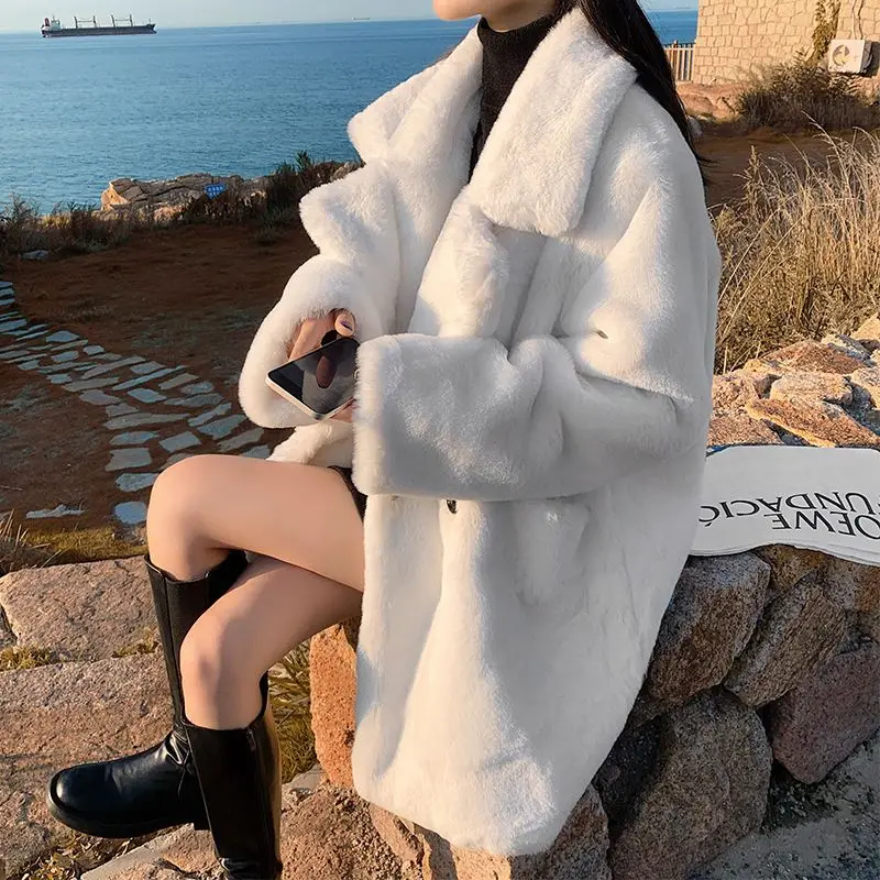 2023 New Women Autumn Winter Furry Warm Outerwear Fashion Loose Faux Rabbit Long Jacket Casual Thickened Coat C130
2023 New Women Autumn Winter Furry Warm Outerwear Fashion Loose Faux Rabbit Long Jacket Casual Thickened Coat C130