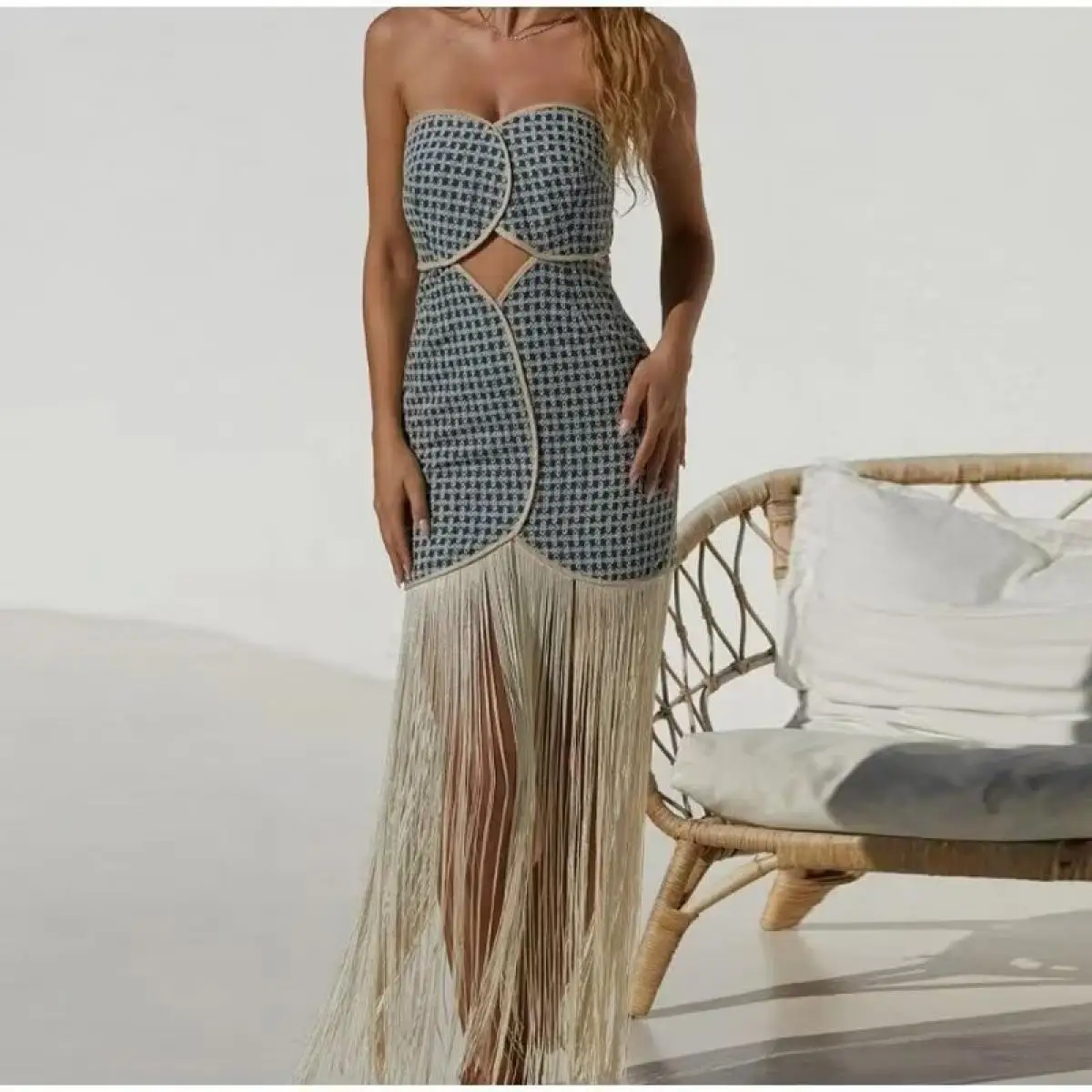 2024 Summer Women Strapless Hollow Out Fringe Dress Off Shoulder Patchwork Backless Sleeveless Tube Suo Dresses Lady Party Robes
2024 Summer Women Strapless Hollow Out Fringe Dress Off Shoulder Patchwork Backless Sleeveless Tube Suo Dresses Lady Party Robes