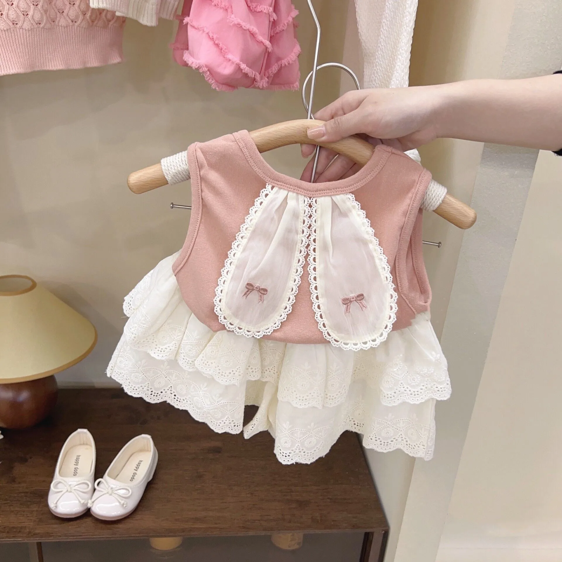 Girl Cute Princess 2pcs Suits Children Baby Kids Rabbit Ears Brim Summer T-shirt Vest + Cake Culottes Sets Outfit
Girl Cute Princess 2pcs Suits Children Baby Kids Rabbit Ears Brim Summer T-shirt Vest + Cake Culottes Sets Outfit