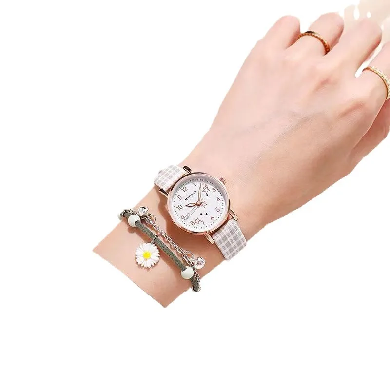 New Fashion Women Men Quartz Watch Mens Women Watches Luxury Classic Retro Big diamond Wristwatches
New Fashion Women Men Quartz Watch Mens Women Watches Luxury Classic Retro Big diamond Wristwatches