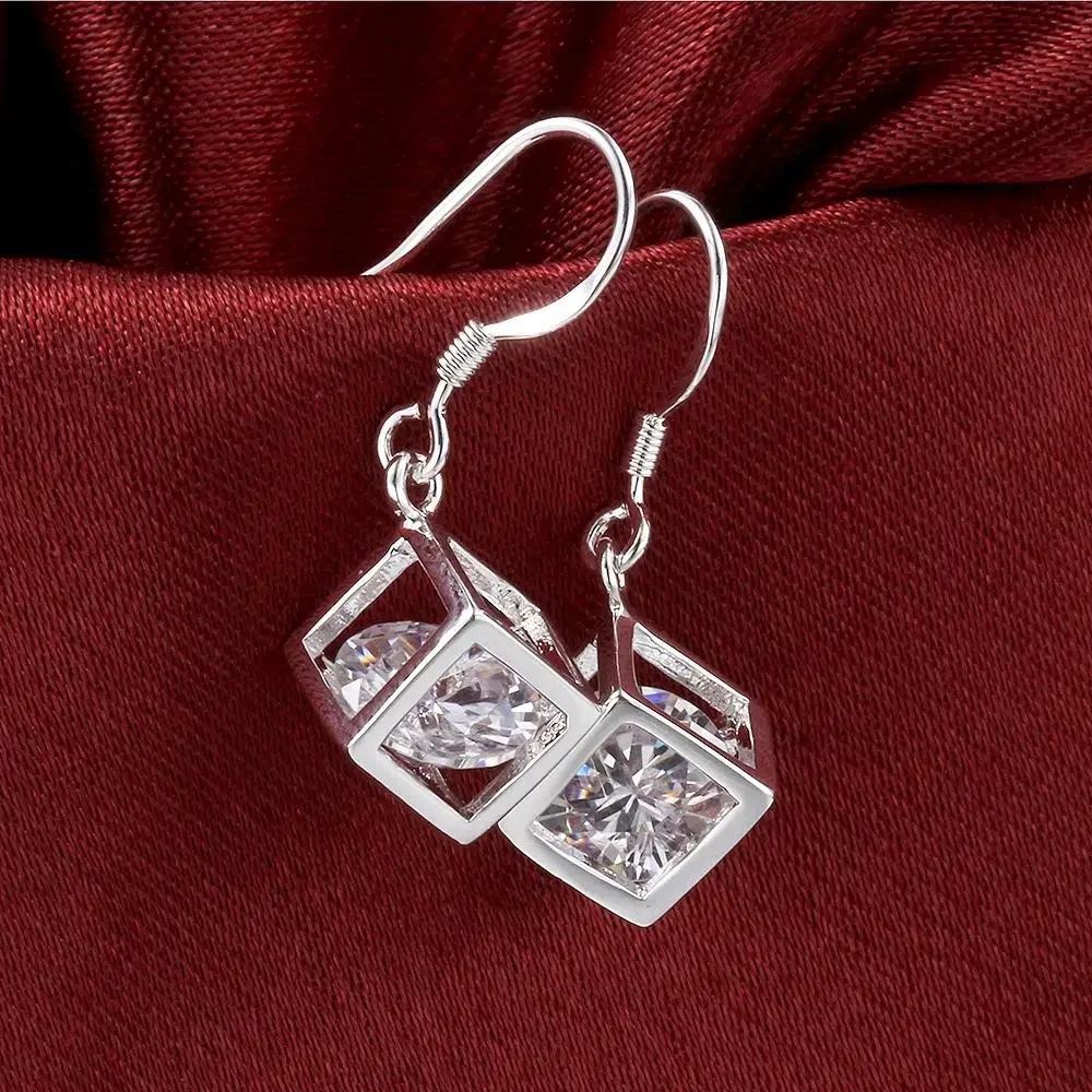Hot Pretty 925 Sterling Silver Noble Crystal Lattice Earrings for Women Sweet Romantic Wedding Party Jewelry Holiday Gifts
Hot Pretty 925 Sterling Silver Noble Crystal Lattice Earrings for Women Sweet Romantic Wedding Party Jewelry Holiday Gifts