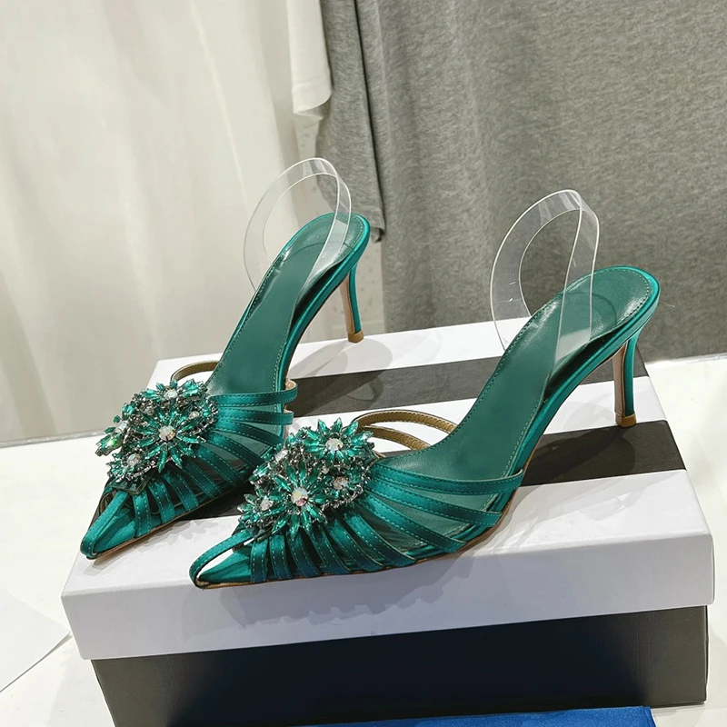 Fashion Female Sandals Summer New Flower Decor Satin Material High Heel Sandals Narrow Band Design Pointed Toe Women's Pumps
Fashion Female Sandals Summer New Flower Decor Satin Material High Heel Sandals Narrow Band Design Pointed Toe Women's Pumps