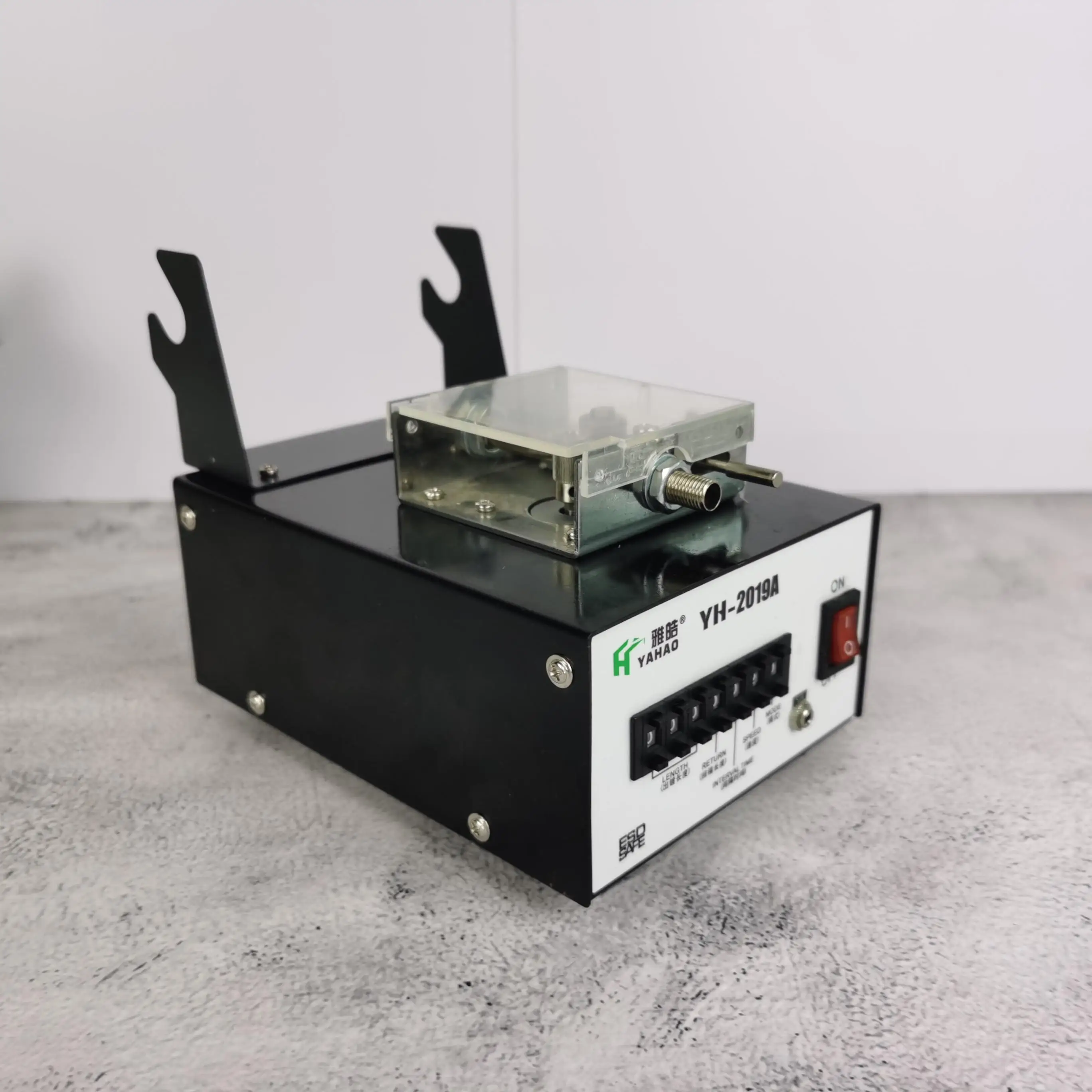 Tin Feeding Machine YH-2019A Automatic Soldering Machine Threading Circuit Board Welding Foot-out Machine
Tin Feeding Machine YH-2019A Automatic Soldering Machine Threading Circuit Board Welding Foot-out Machine