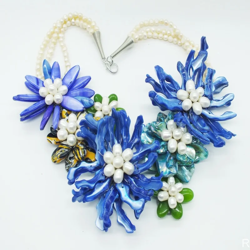 gentle. romantic. Women's jewelry. Natural Pearl Shell Woven Flower Necklace .20"
gentle. romantic. Women's jewelry. Natural Pearl Shell Woven Flower Necklace .20"