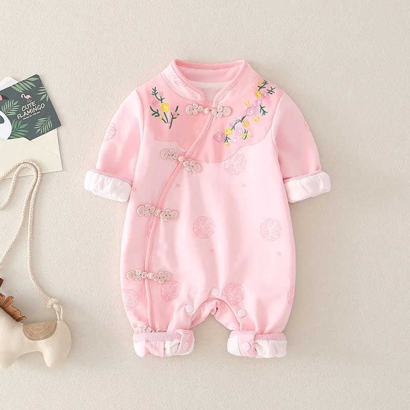 Baby autumn clothes March December female baby crawling clothes cheongsam Chinese style full Moon Princess newborn BODYSUIT
Baby autumn clothes March December female baby crawling clothes cheongsam Chinese style full Moon Princess newborn BODYSUIT