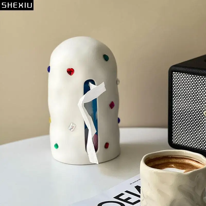 Creative Gemstone Inlay Tissue Box Coffee Table Desk Decoration Ceramic Tissue Box Irregular Shape Crafts Paper Towel Case
Creative Gemstone Inlay Tissue Box Coffee Table Desk Decoration Ceramic Tissue Box Irregular Shape Crafts Paper Towel Case