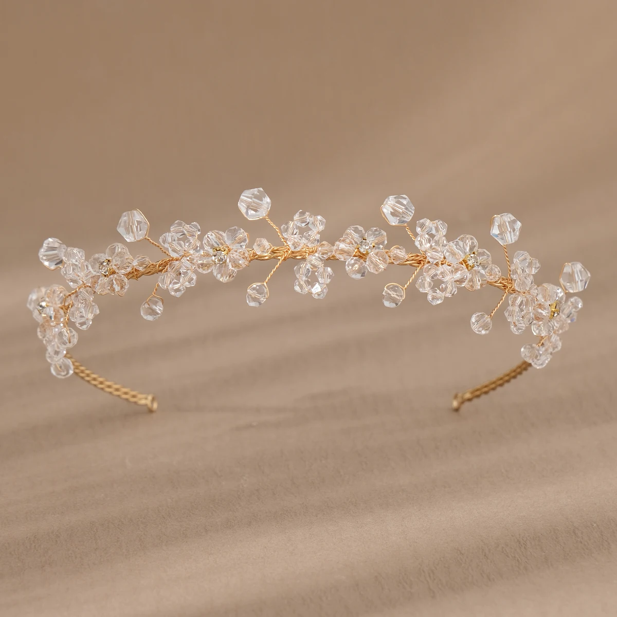 Элегантные и роскошные блестящие искусственные кольца для волос для женской свадьбы, свадебные украшения для невесты, великолепная Корона
Элегантные и роскошные блестящие искусственные кольца для волос для женской свадьбы, свадебные украшения для невесты, великолепная Корона