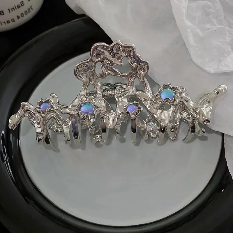 New 1pc Metal Irragular Ladies Personality Temperament Cold Wind Shark Clip Liquid Rule Back Of Head Hair Grab Hair Accessories
New 1pc Metal Irragular Ladies Personality Temperament Cold Wind Shark Clip Liquid Rule Back Of Head Hair Grab Hair Accessories