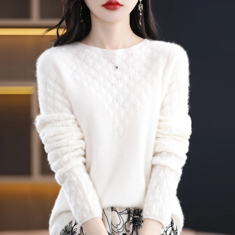 A line of clothing round neck autumn winter female diamond hollowed-out seamless sweater loose pure wool sweater
A line of clothing round neck autumn winter female diamond hollowed-out seamless sweater loose pure wool sweater