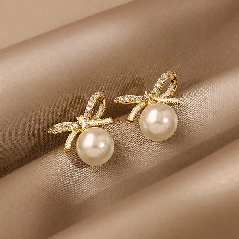 New premium Pearl women Love earrings Unique Silver needle wedding gift Fashion creative stud earrings Wedding Party Gifts 16
New premium Pearl women Love earrings Unique Silver needle wedding gift Fashion creative stud earrings Wedding Party Gifts 16